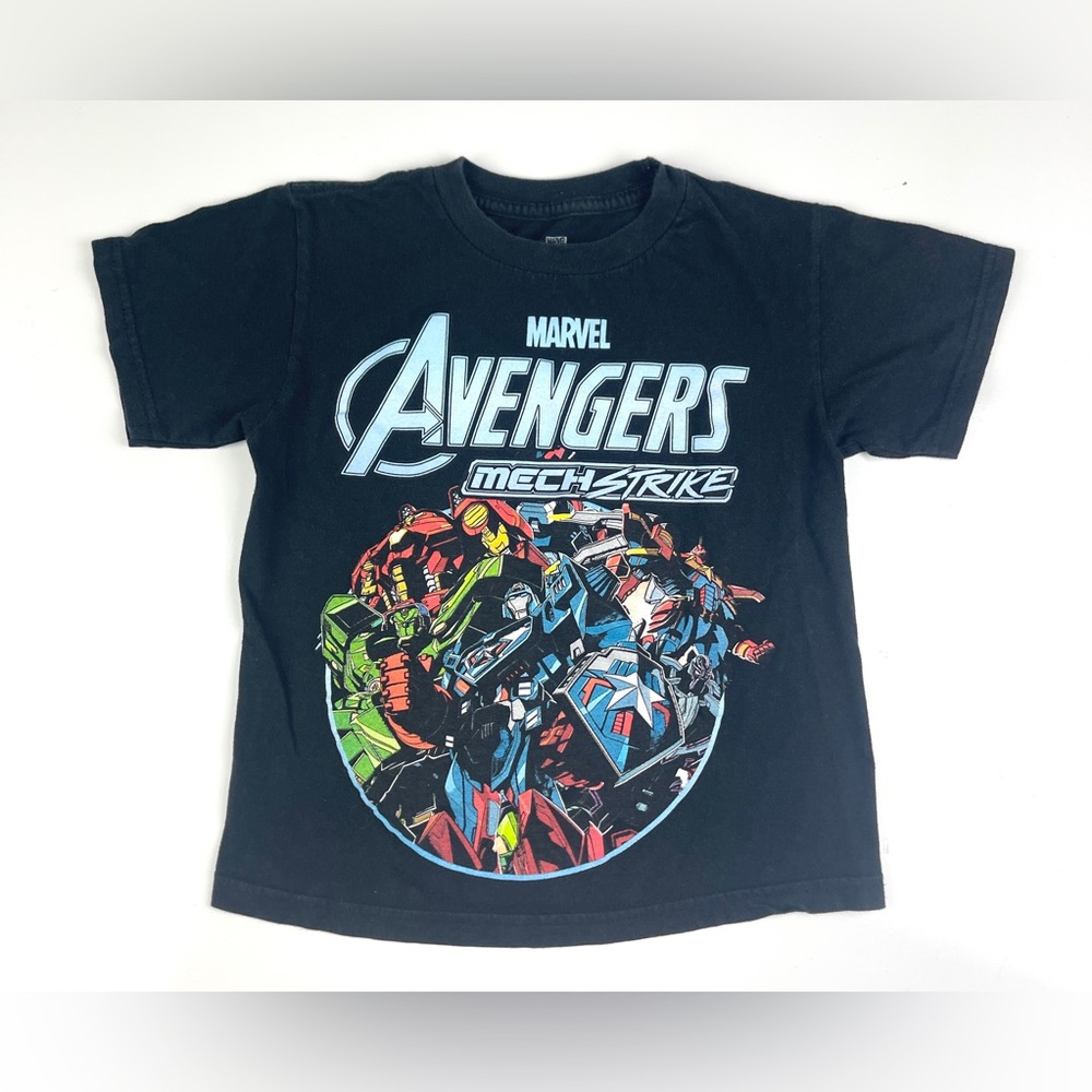 Boy’s Avengers Black Multicolor Graphic T Shirt Size 5